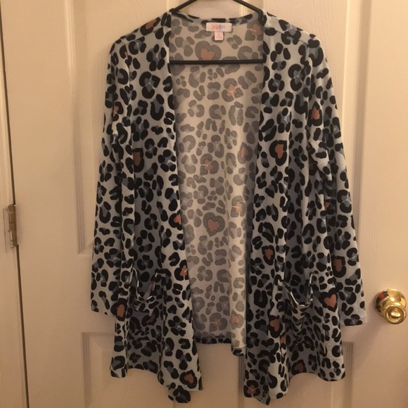 Worn Leopard Lularoe Caroline 